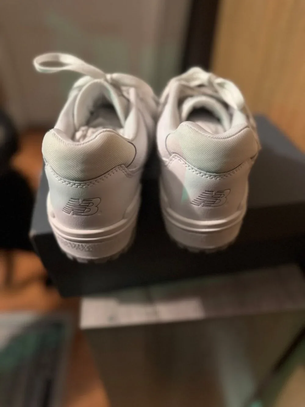 New Balance 550 Mens 8 NWT in box